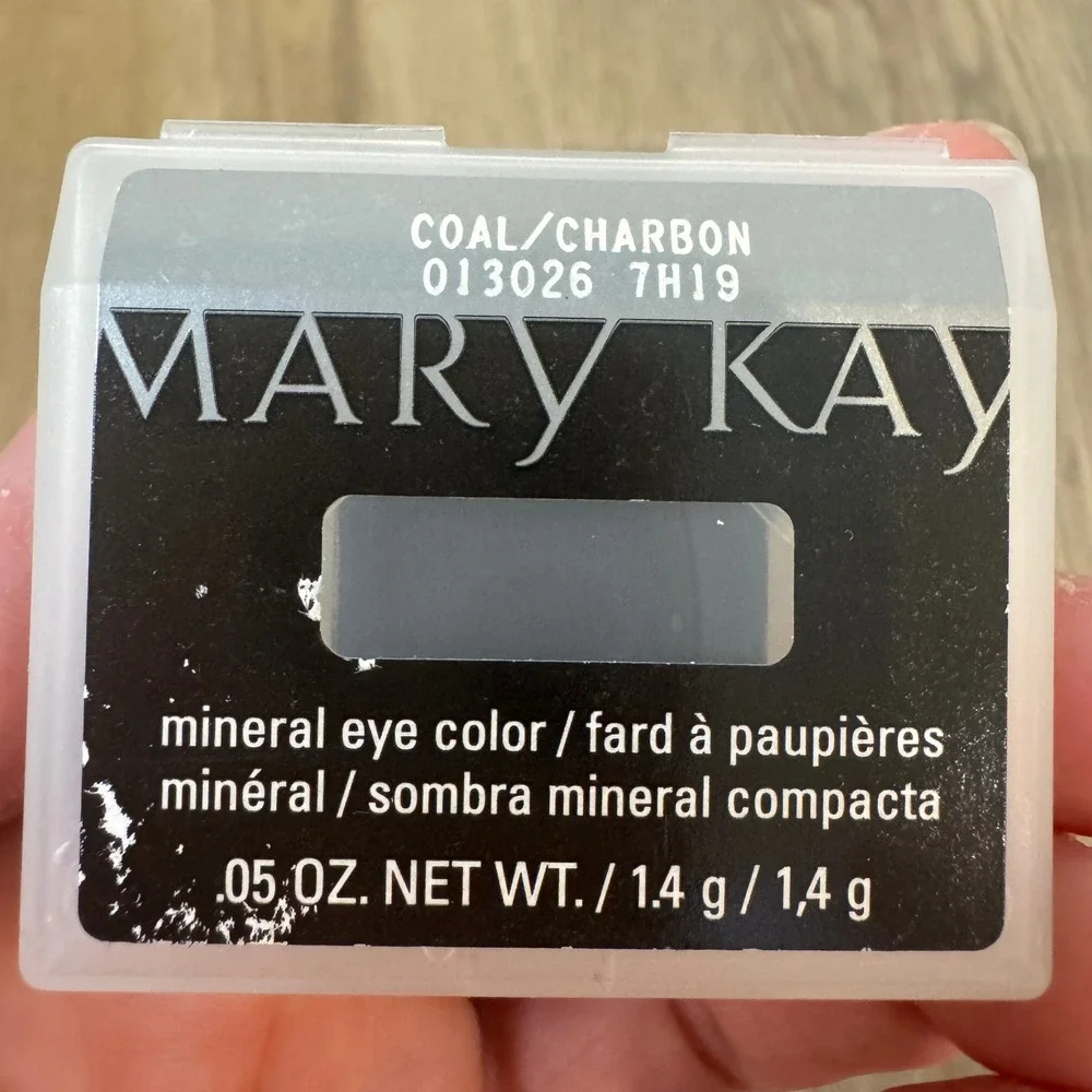 Mary Kay Mineral Eye Color Coal 013026 Matte Black Single Eyeshadow Pan .05oz